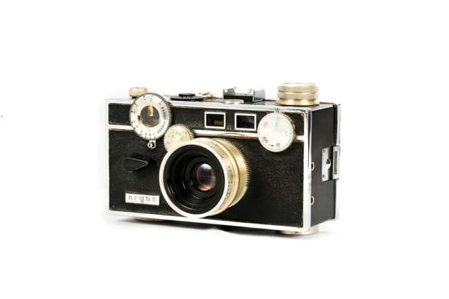 Argus C3 Standard, 1958, Rangefinder Camera, PhotoMuse Collection, 2015, Gift of Mr. Herbert Ascherman Jr